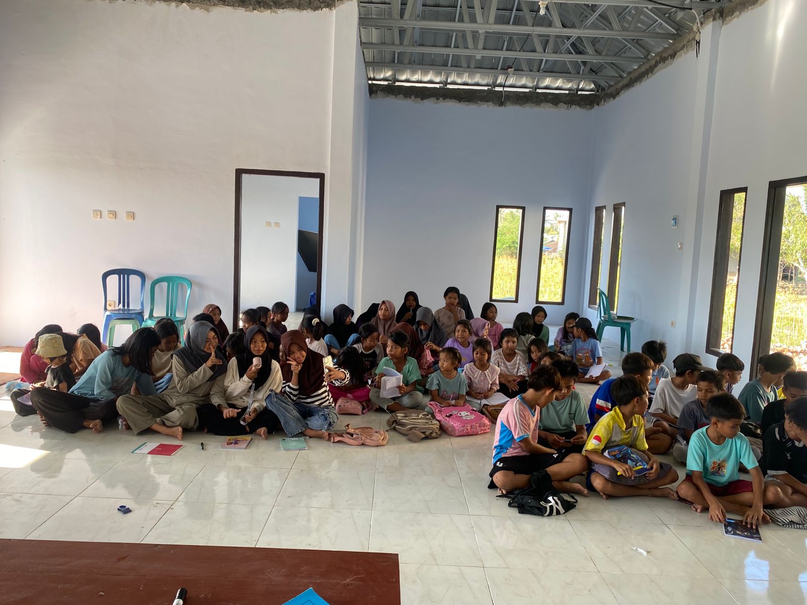 Mahasiswa KKN Tematik Undikma Mataram Buka Kursus Bahasa Inggris untuk Sekolah Dasar